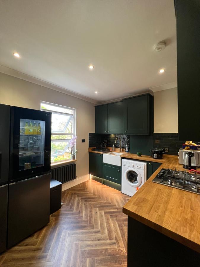Luxe & Cozy Muswell Hill Beautifully Presented Free Parking * Londen