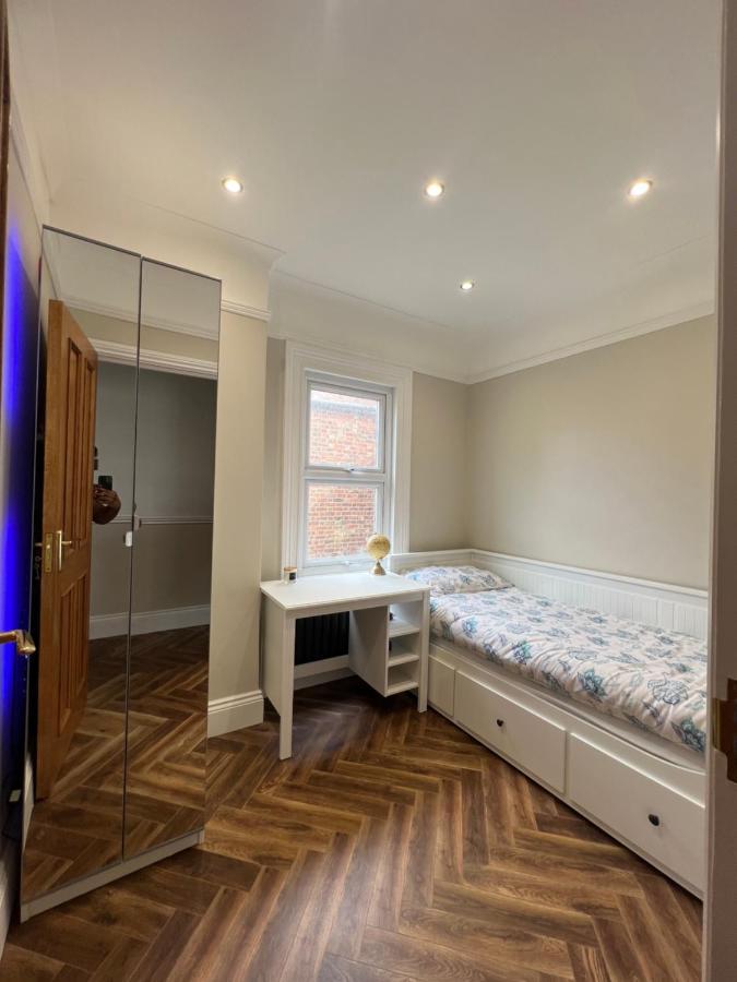 Luxe & Cozy Muswell Hill Beautifully Presented Free Parking * Londen